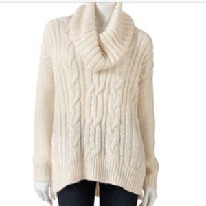 Jennifer Lopez Ivory Knit Sweater